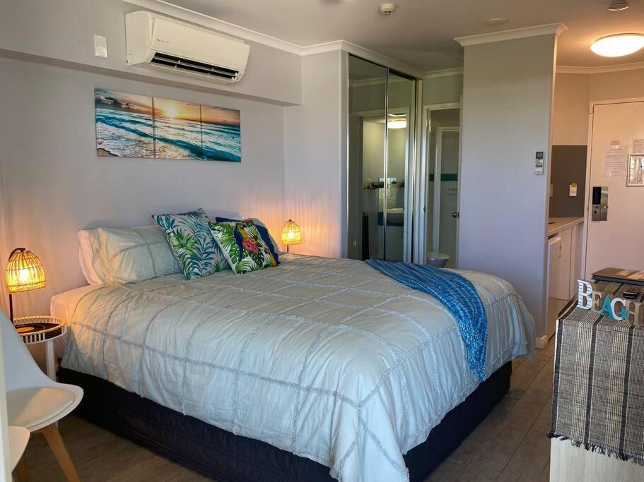 Alex Heads Beachfront Resort King Bed Studio Room Alexandra Headland Exterior photo